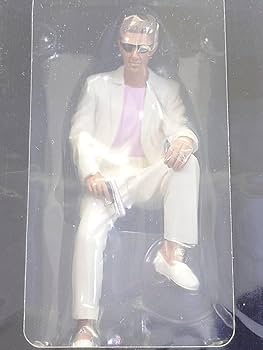 Amazon.co.jp: KKスケール 1/18 フィギュア 特捜刑事マイアミ